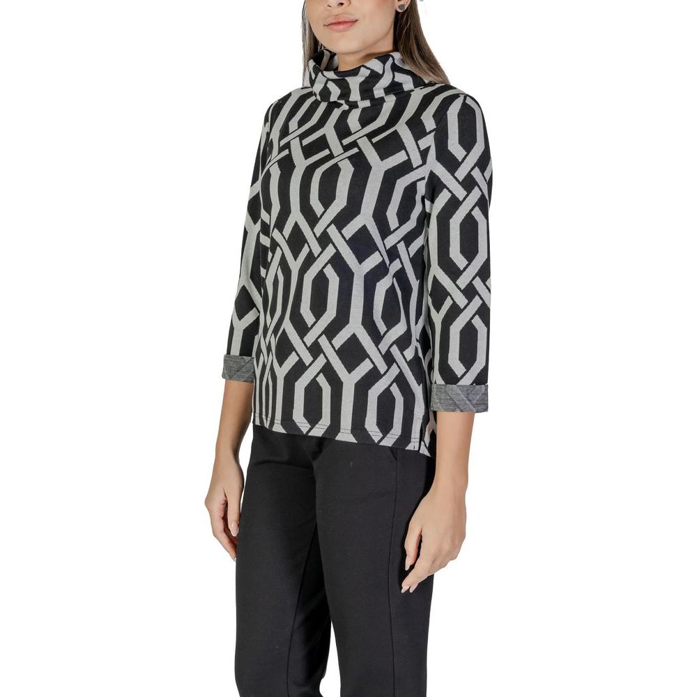 Street One black polyester sweater with geometric pattern, suitable for women's fall/winter fashion; made of polyester, viscose, elastane.