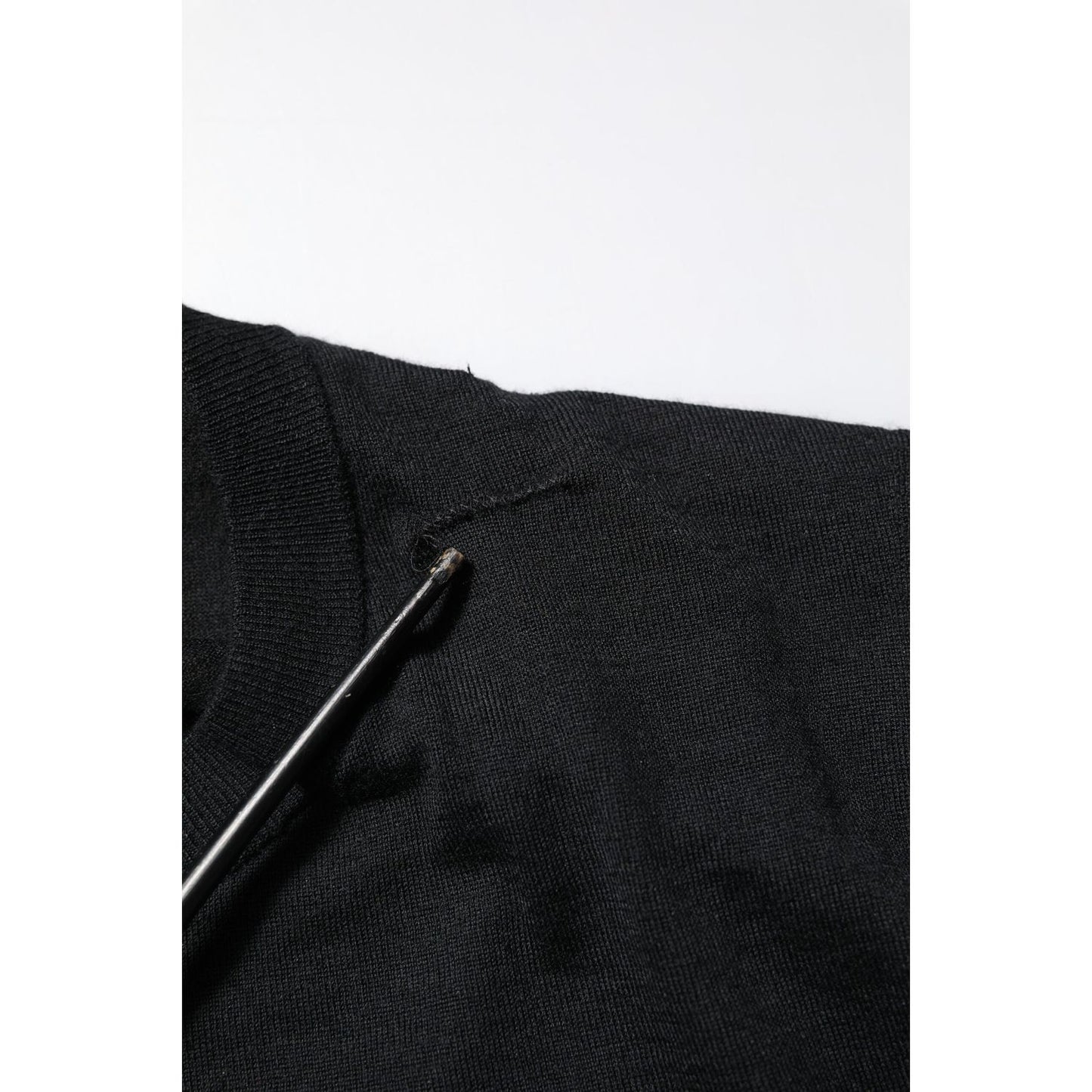 Dolce & Gabbana Black Cashmere Crew Neck Long Sleeves T-shirt TSH906967-46