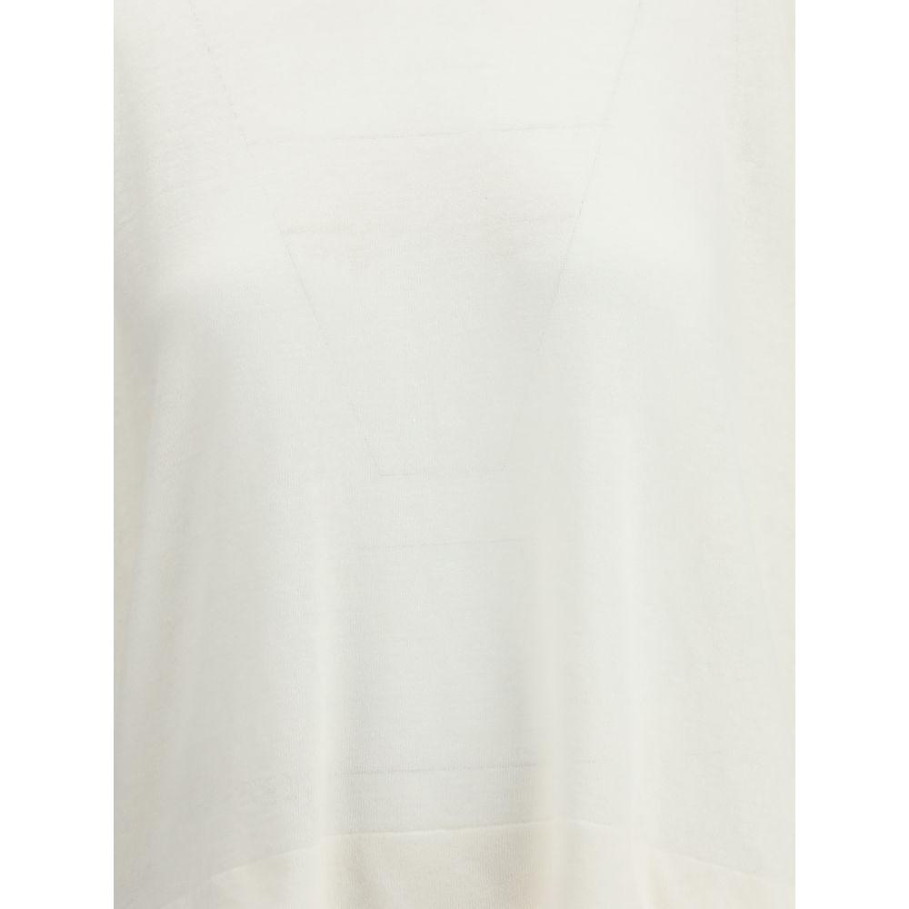 Ella Linen SweaterElla’s Linen Sweater is an essential and sophisticated piece with a ribbed crew neck that accentuates its minimalist design. Made of linen, it offers a cool and light feel, perfect for warmer seasons or for a simple yet elegant look. A g