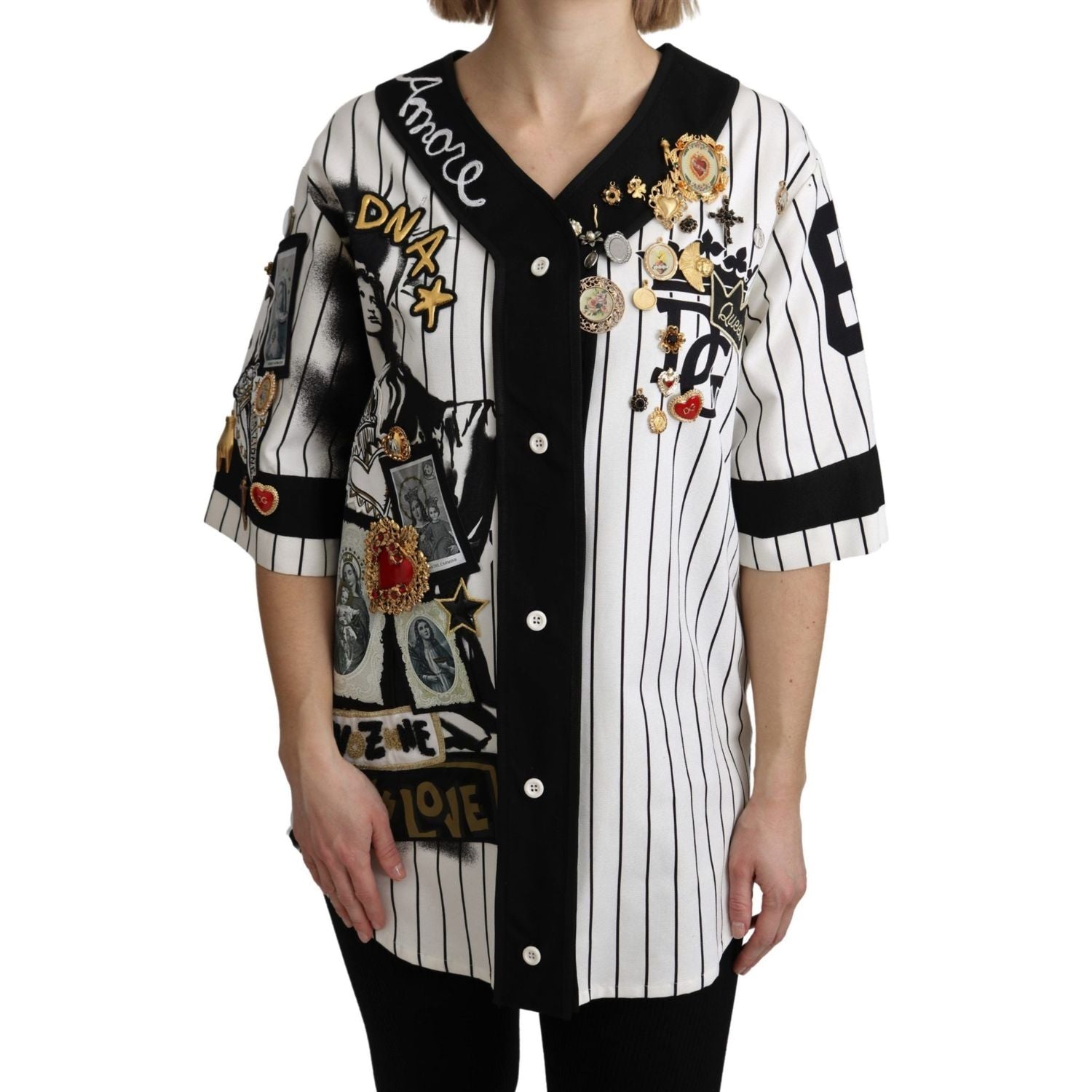 بلوزة دولتشي آند غابانا الأنيقة المخططة ذات الرقبة على شكل حرف V