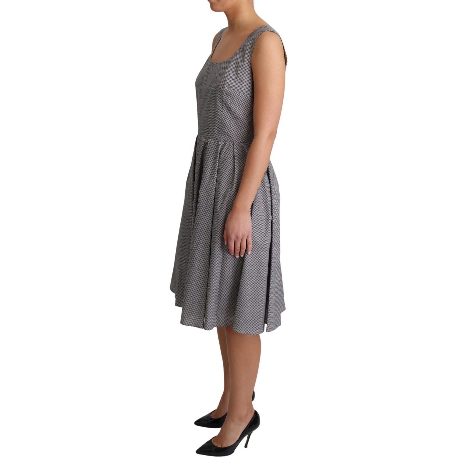 فستان دولتشي آند غابانا بدون أكمام بتصميم هندسي على شكل حرف A