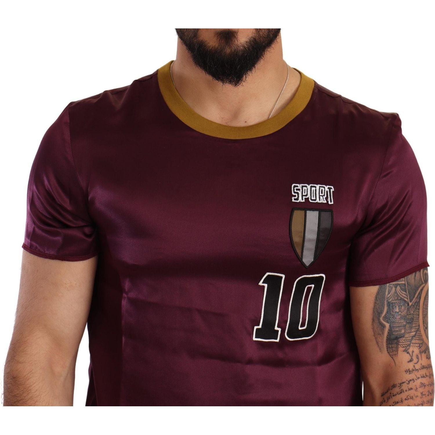 تي شيرت دولتشي آند غابانا الأنيق من الحرير باللون الأرجواني بأكمام قصيرة