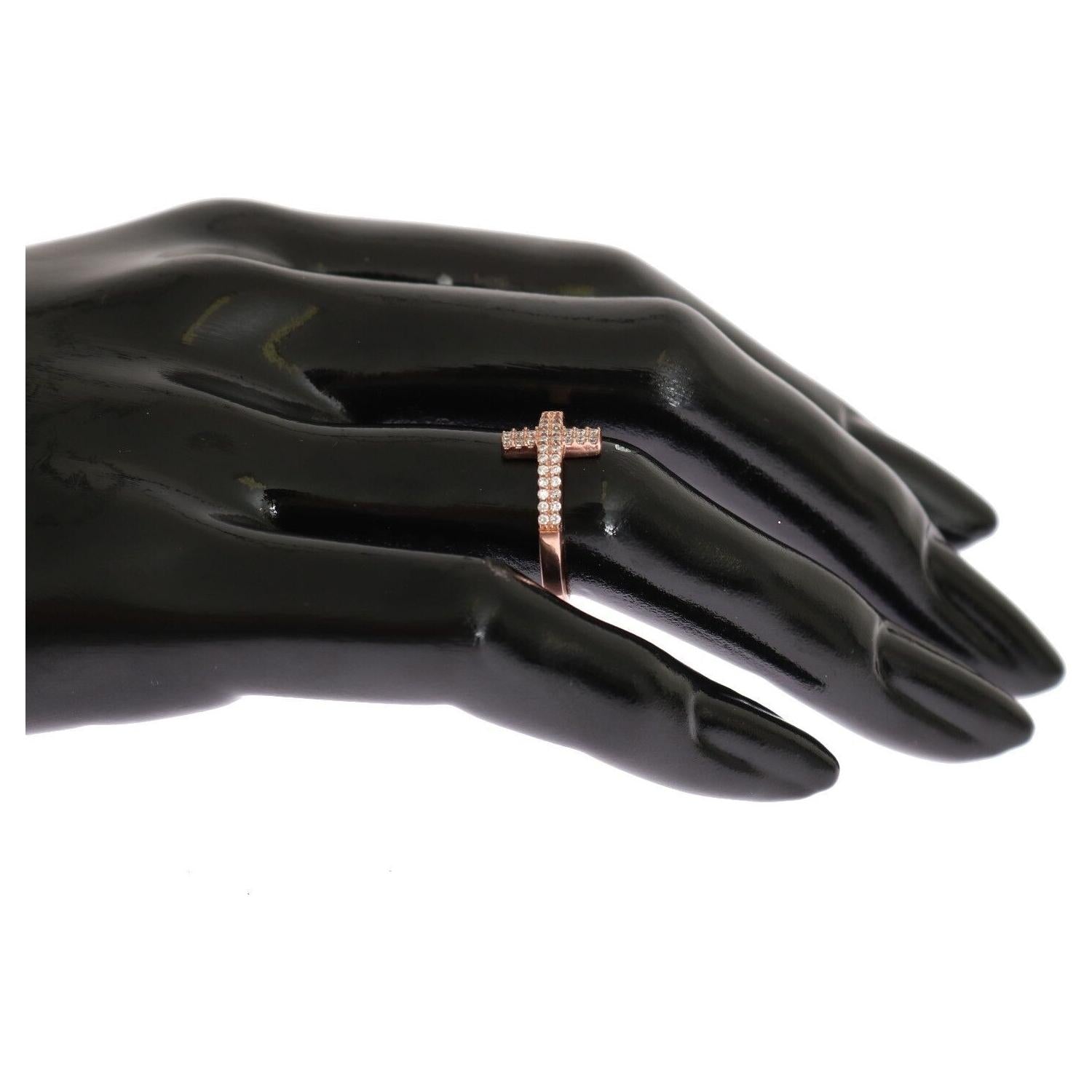 خاتم نيالايا الأنيق المصنوع من الفضة والمرصّع بالكريستال الوردي