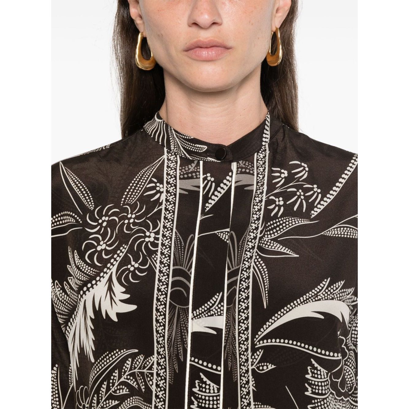 FRS . قمصان بنية اللون