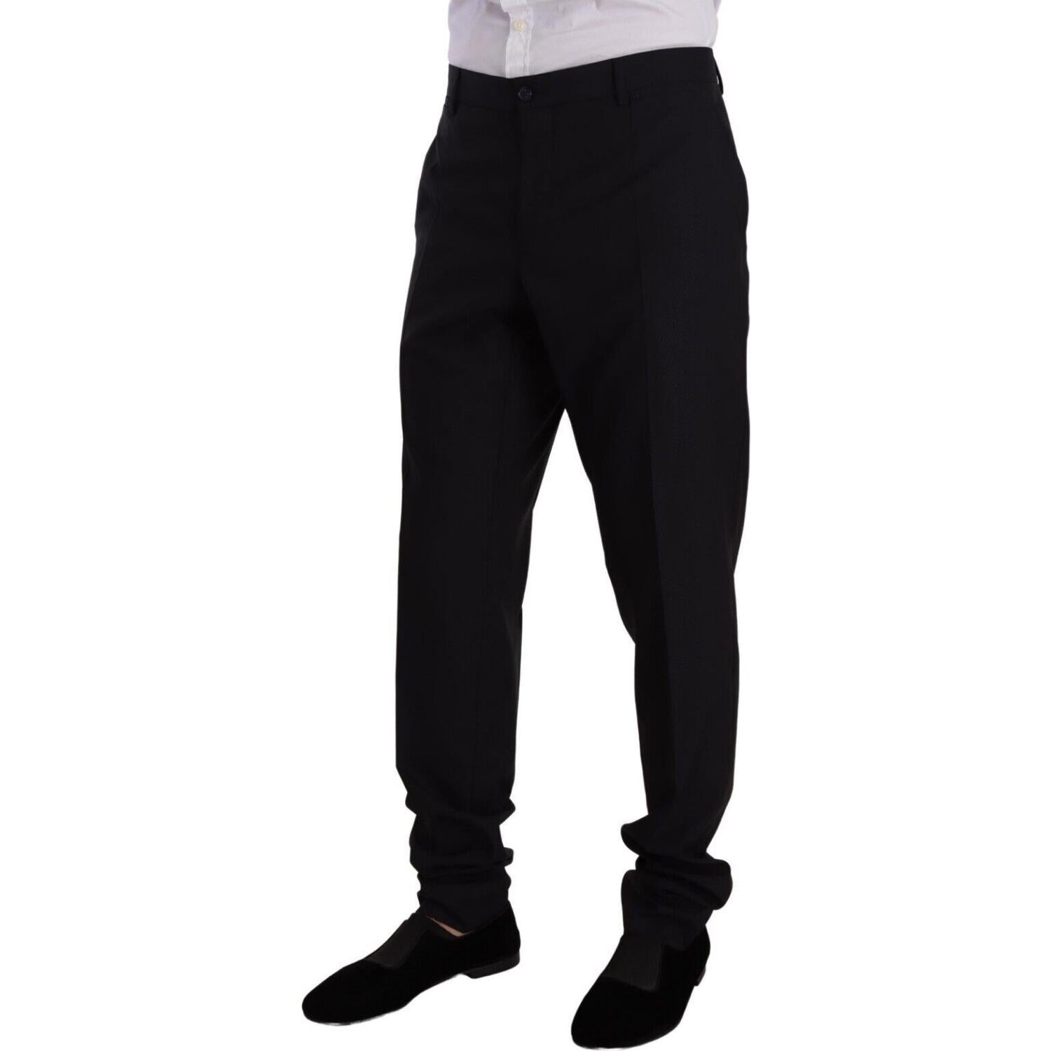 بدلة دولتشي آند غابانا الأنيقة ذات المقاس النحيف باللون الأزرق الداكن والمكونة من قطعتين من الصوف والحرير