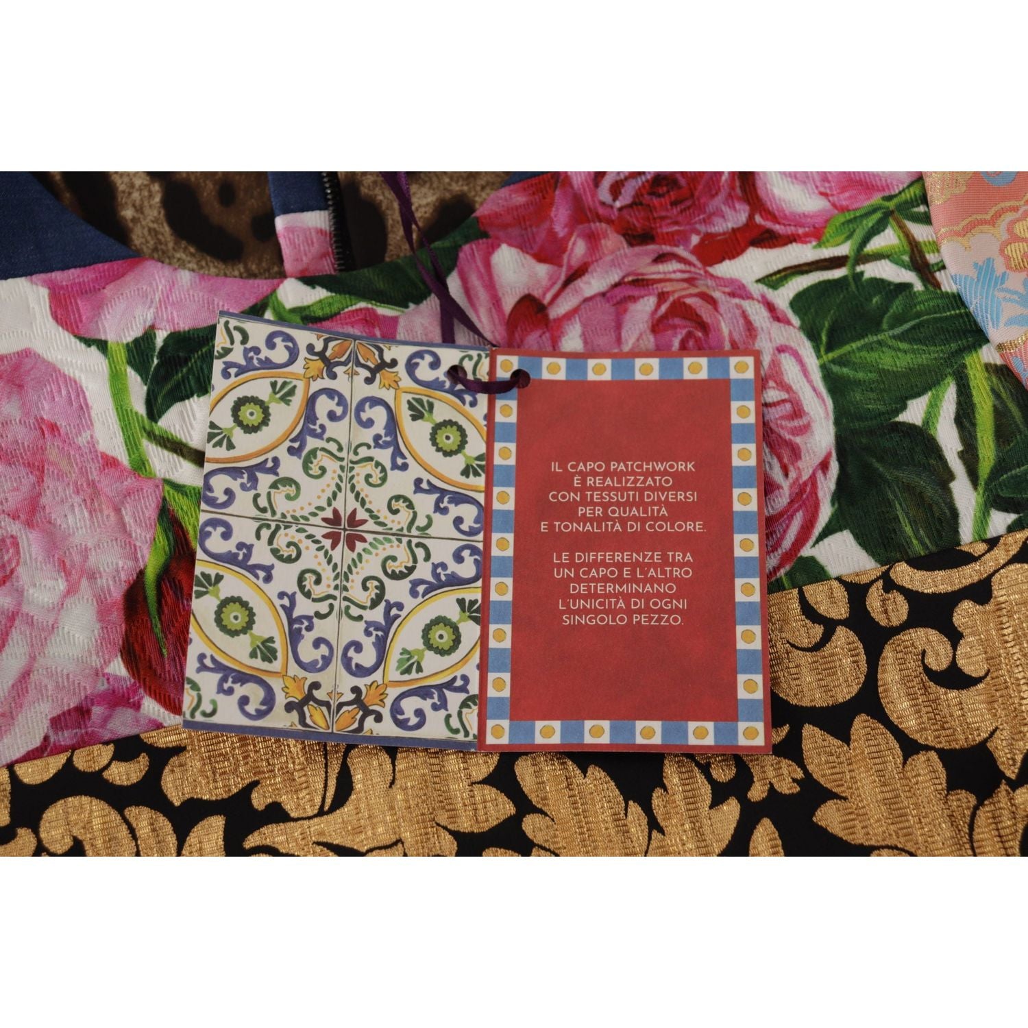 فستان قصير من دولتشي آند غابانا بنقشة مرقعة - متعدد الألوان