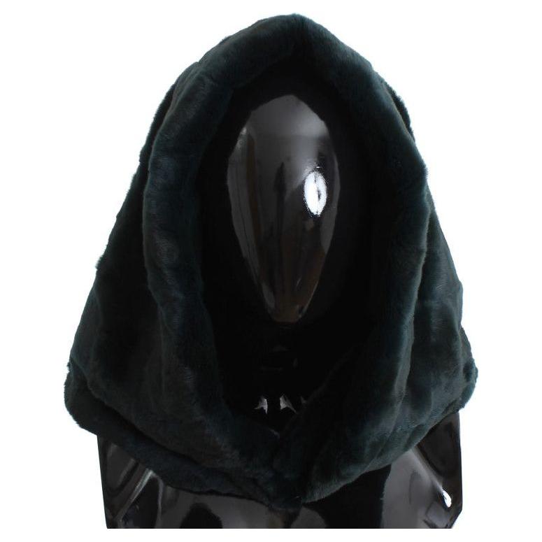 وشاح بغطاء رأس من فرو ابن عرس باللون الأخضر من دولتشي آند غابانا