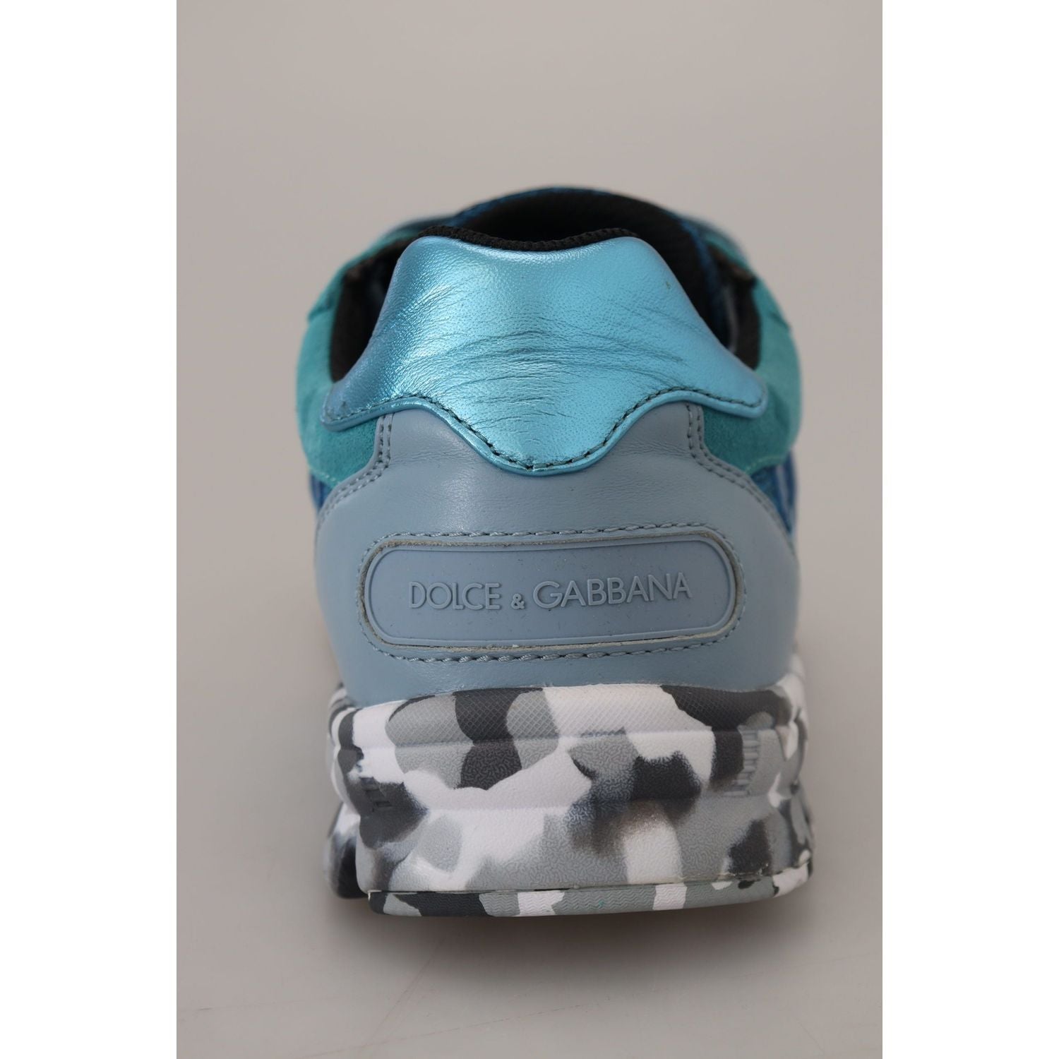 دولتشي آند غابانا - ارتقِ بمظهرك الرياضي مع الأحذية الرياضية الأنيقة ذات الرقبة المنخفضة