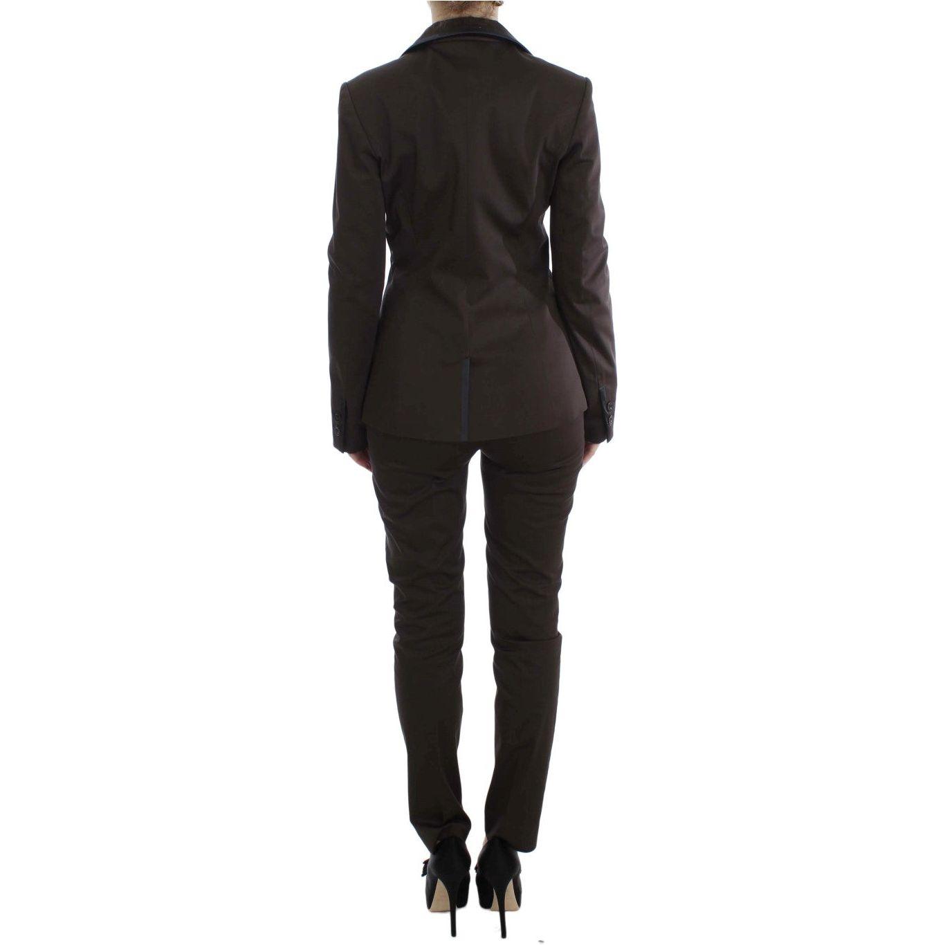 طقم بدلة إكستي شيك من القطن والإيلاستان باللون البني