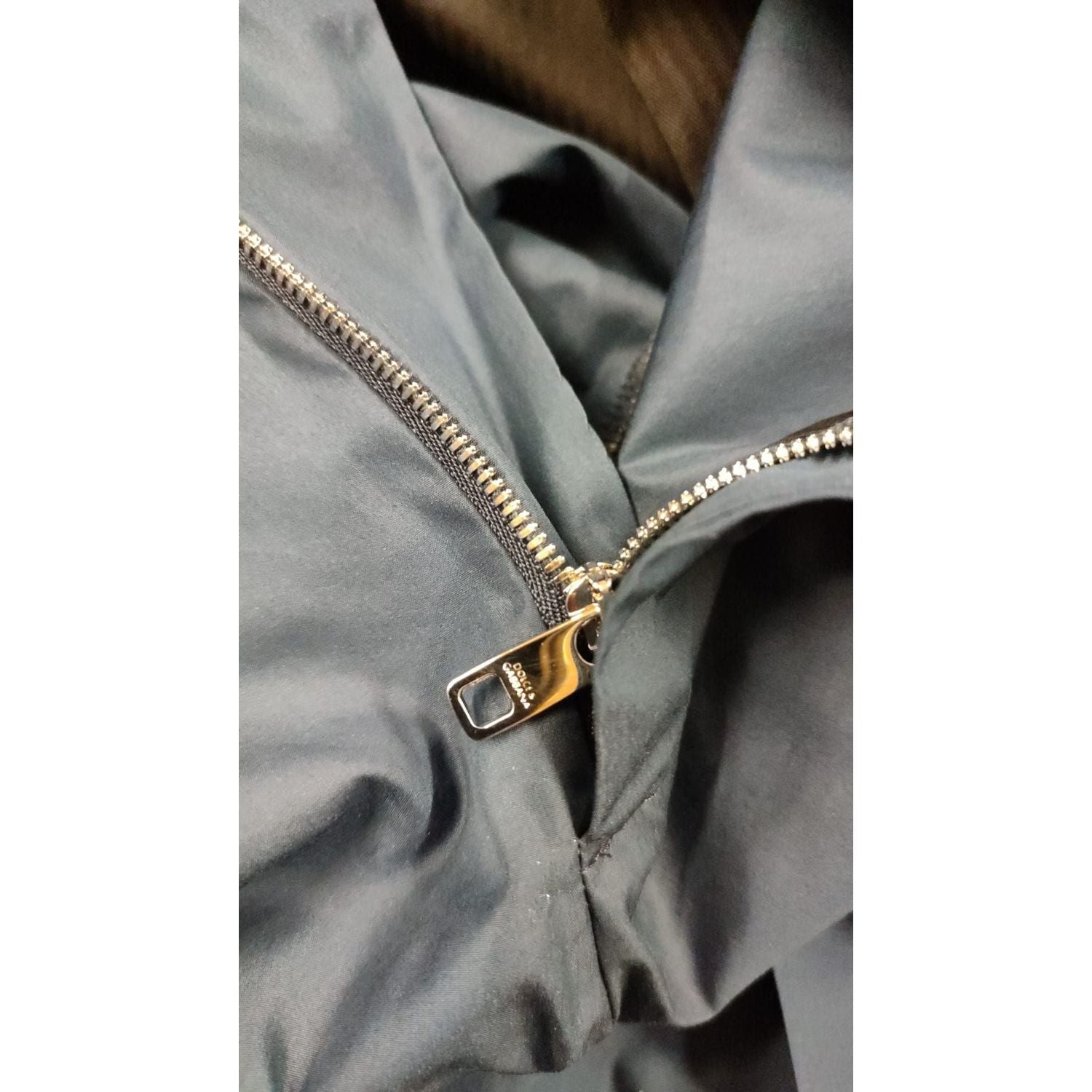 بنطلون شينو أنيق بقصّة Slim Fit من Dolce &amp; Gabbana باللون الأزرق من مزيج الحرير