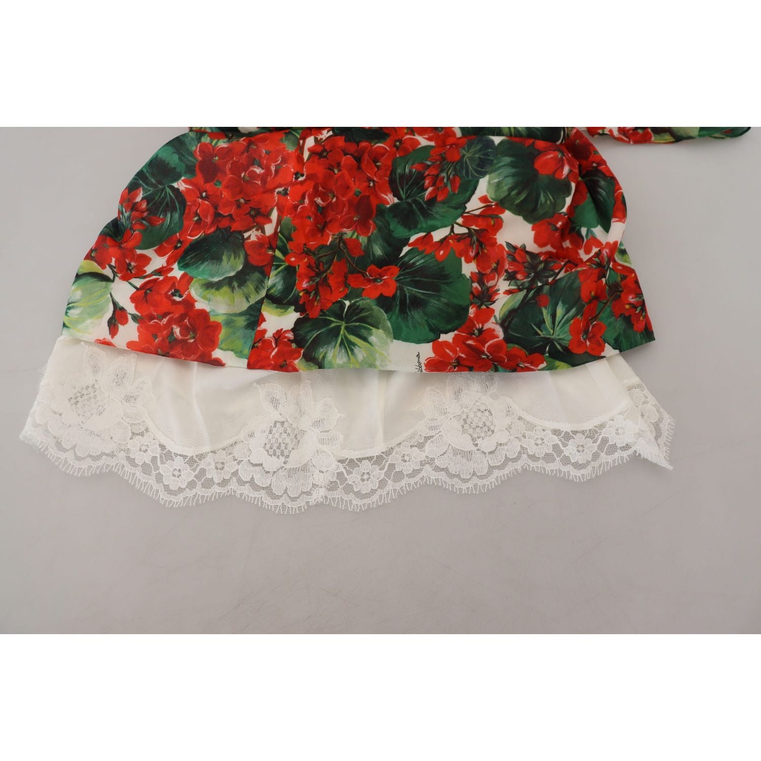 فستان دولتشي آند غابانا الجذاب بطبعات الأزهار