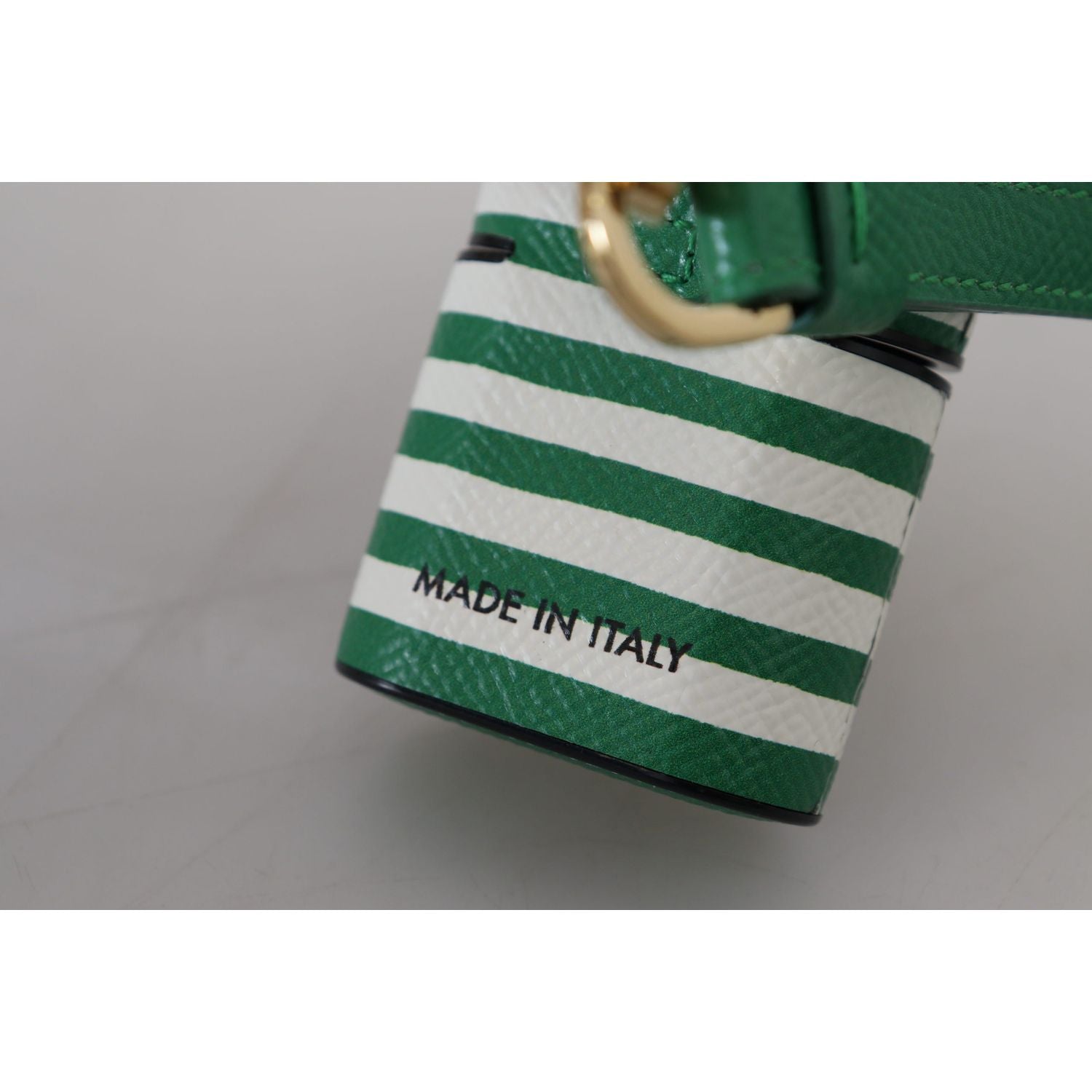 حافظة جلدية أنيقة لسماعات Airpods من Dolce &amp; Gabbana - لون أخضر فاتح