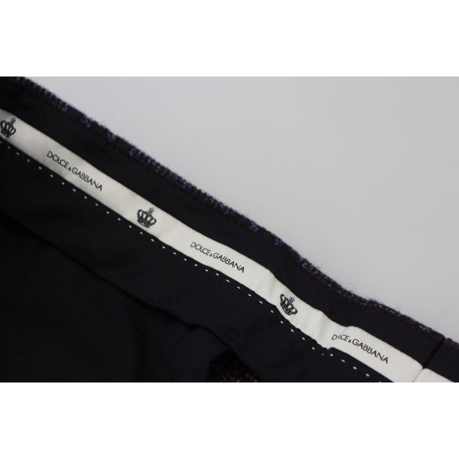 بنطلون دولتشي آند غابانا الأنيق المصنوع من مزيج الألبكة والمربعات الرمادية