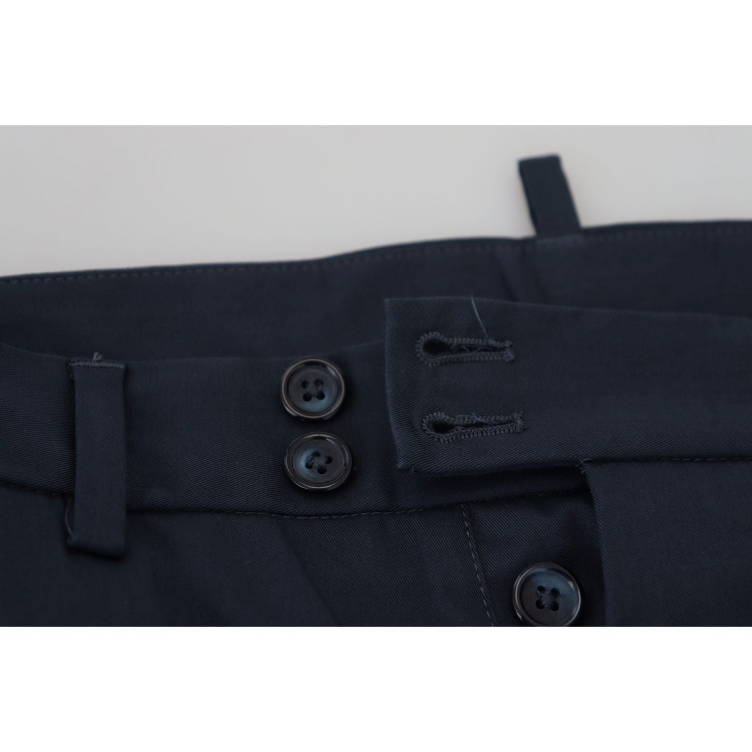 شورت دولتشي آند غابانا الأنيق المصنوع من مزيج القطن باللون الأزرق