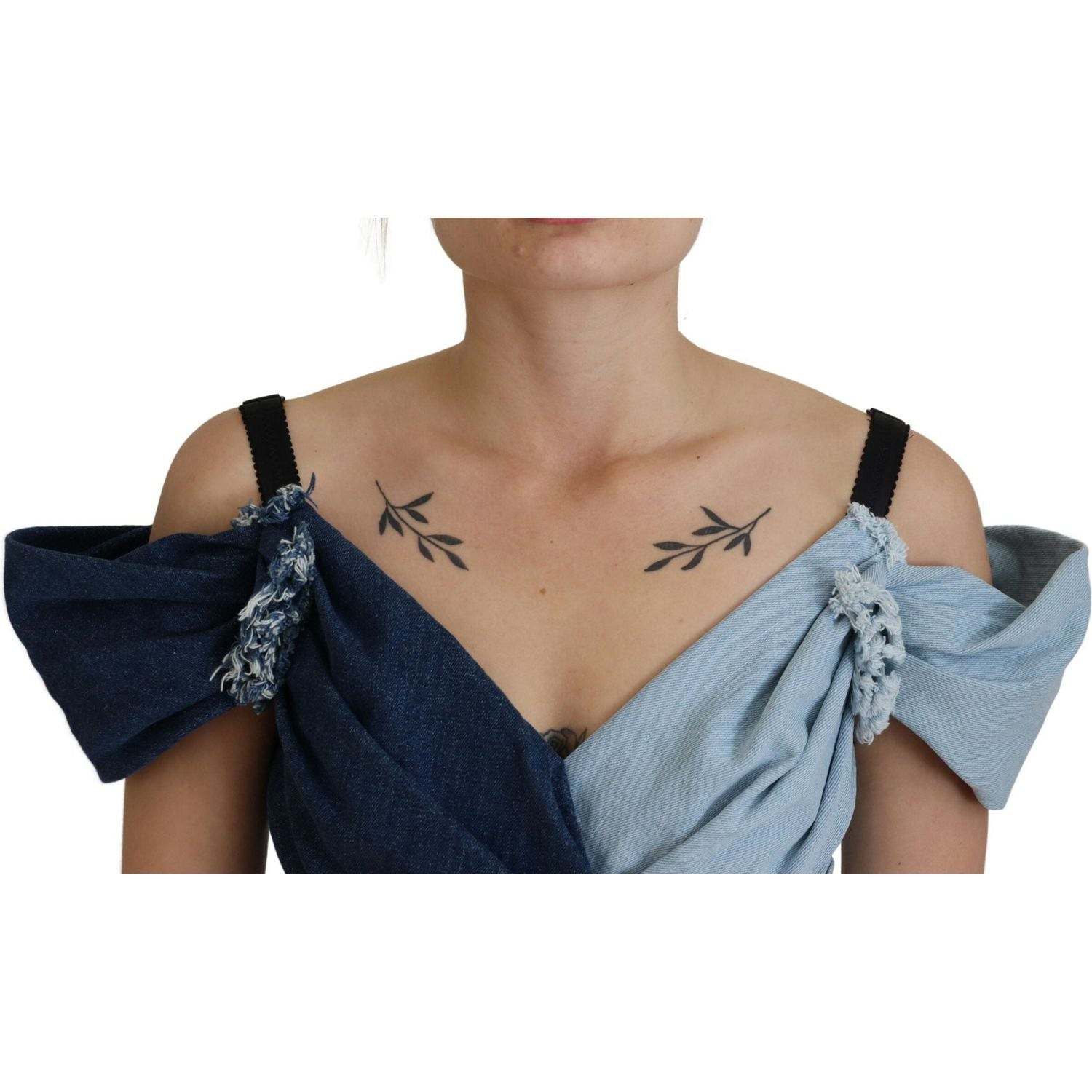 فستان دولتشي آند غابانا الأنيق من قماش الدنيم ثنائي اللون