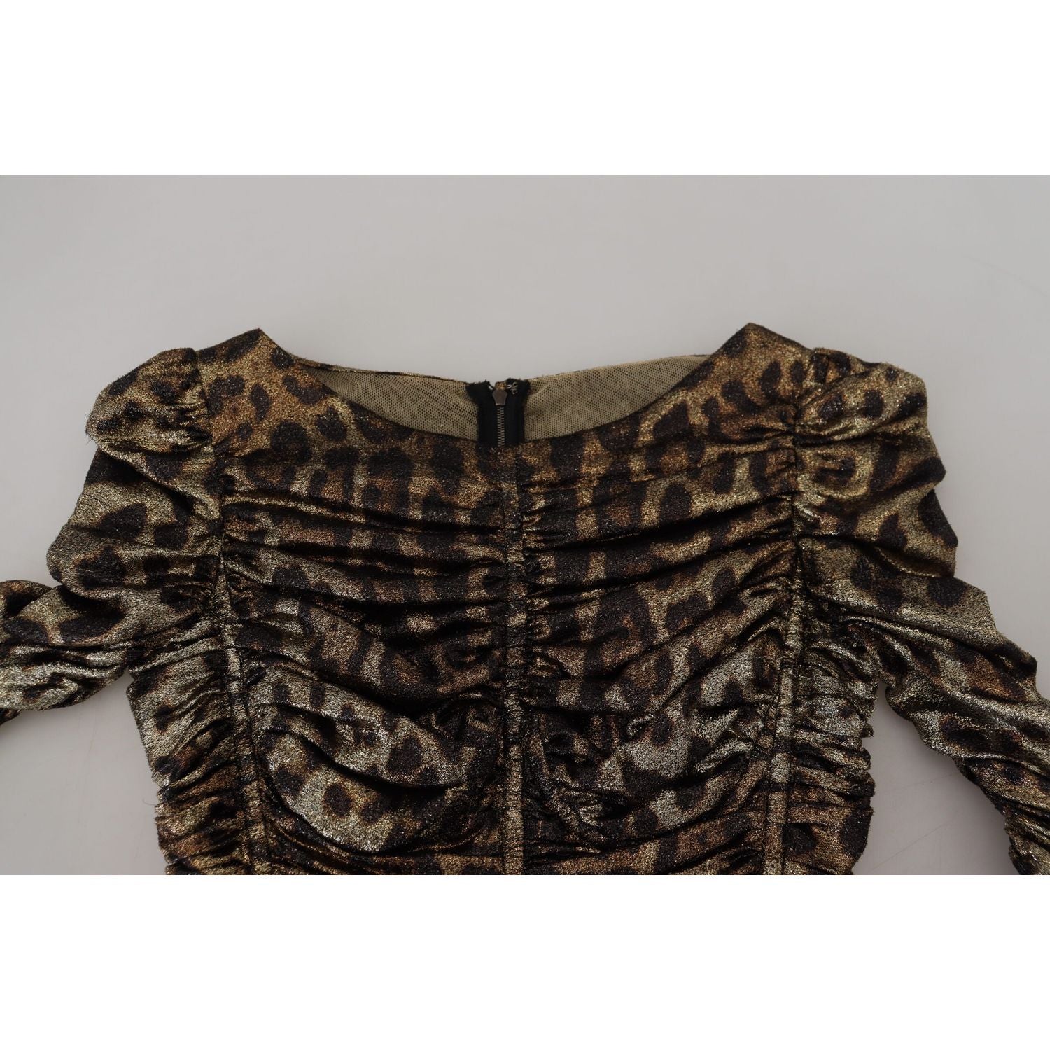 فستان دولتشي آند غابانا الأنيق بطبعة جلد النمر متوسط ​​الطول