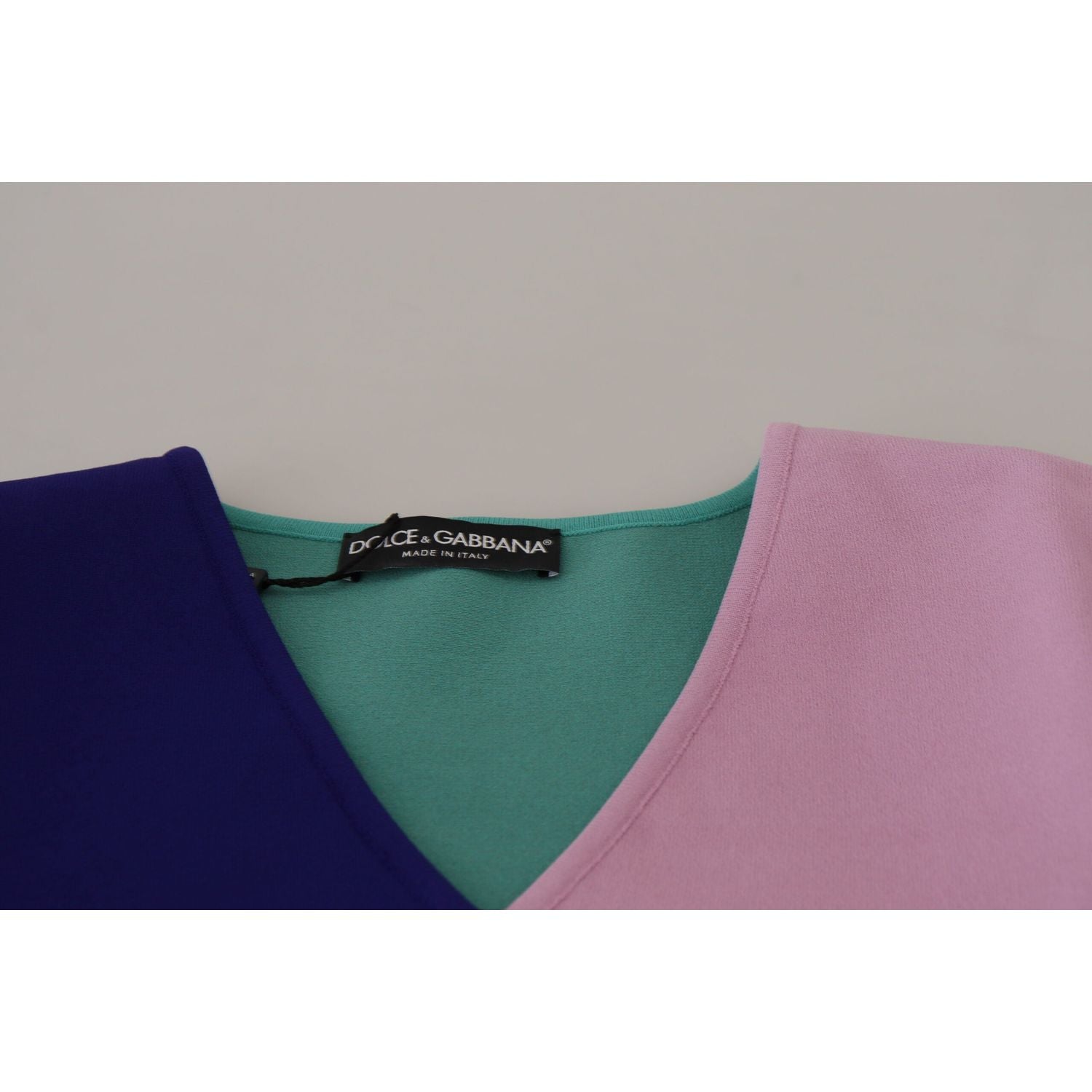 سترة صوفية أنيقة متعددة الألوان بفتحة رقبة على شكل حرف V من دولتشي آند غابانا