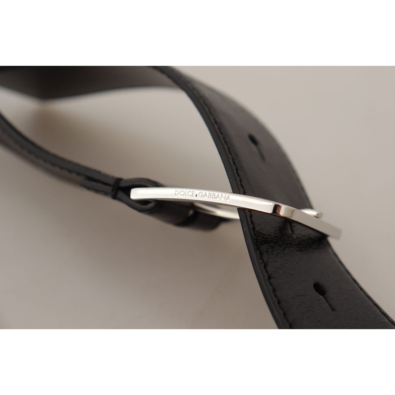 حزام جلدي أنيق بإبزيم معدني من دولتشي آند غابانا