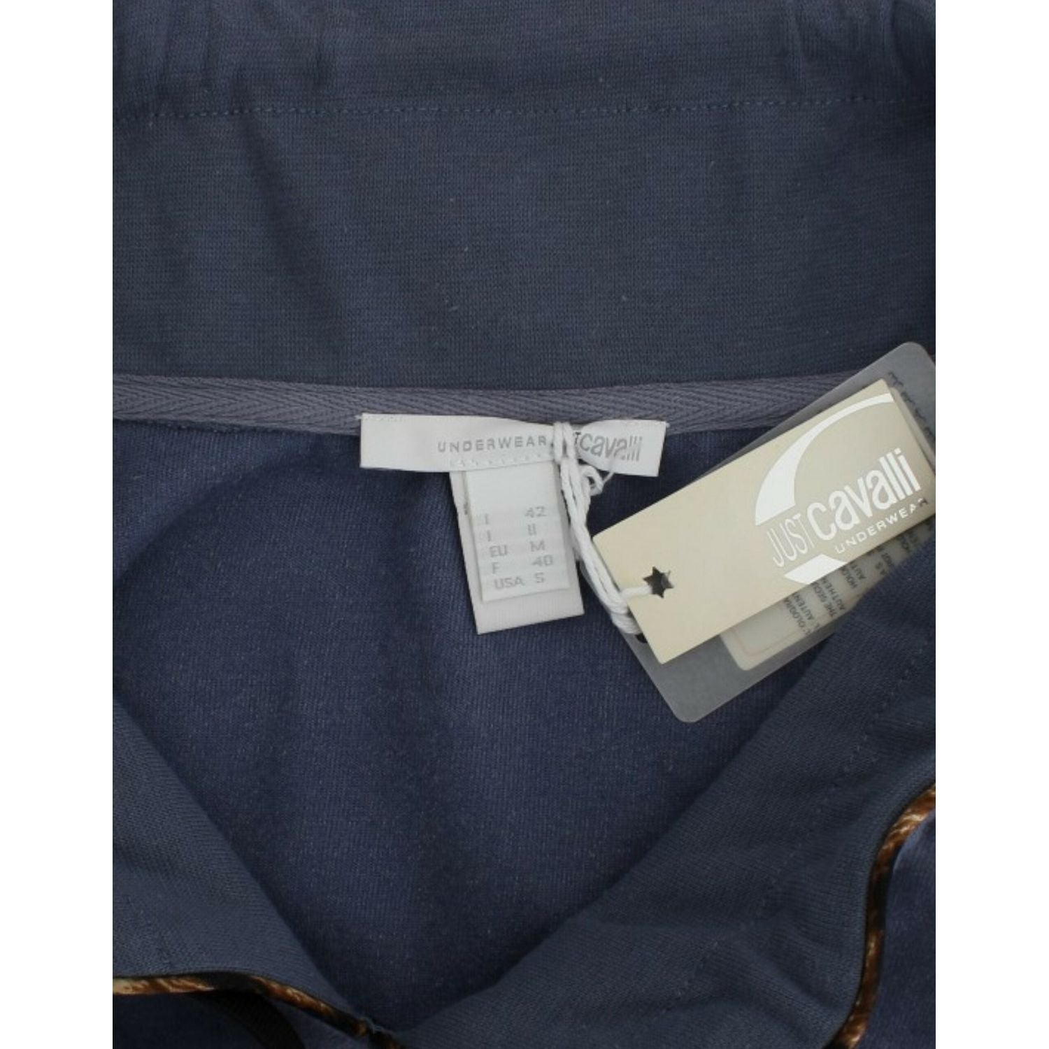 سترة موك أنيقة من كافالي مع تفاصيل أحجار الراين