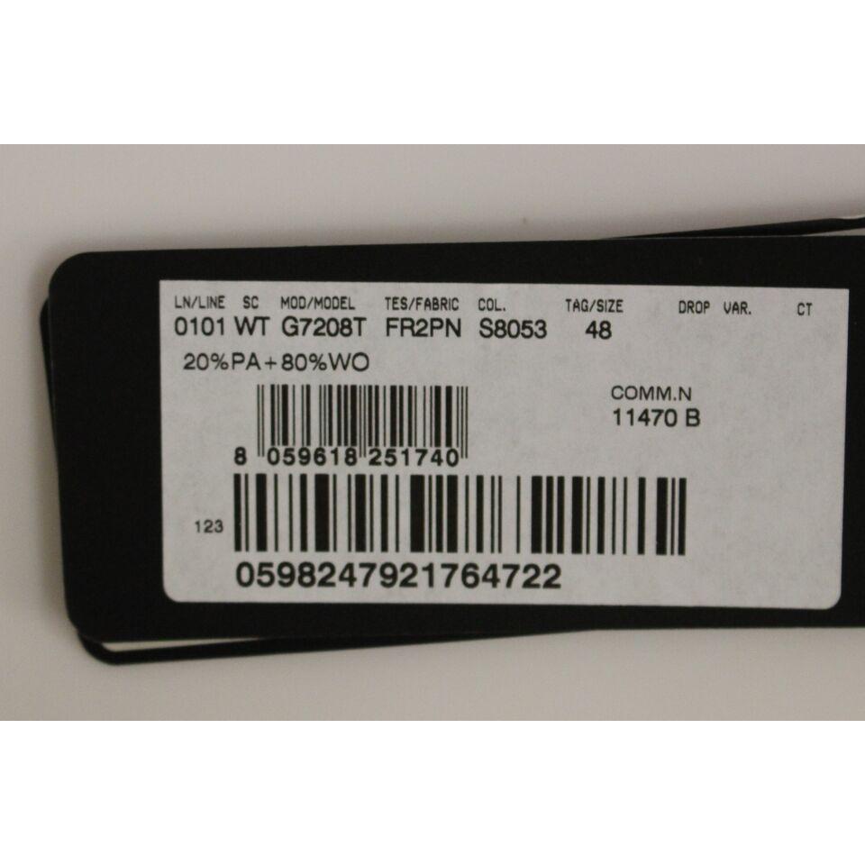 فستان دولتشي آند غابانا الأنيق ذو الصدر الواحد والمخطّط باللون الأسود