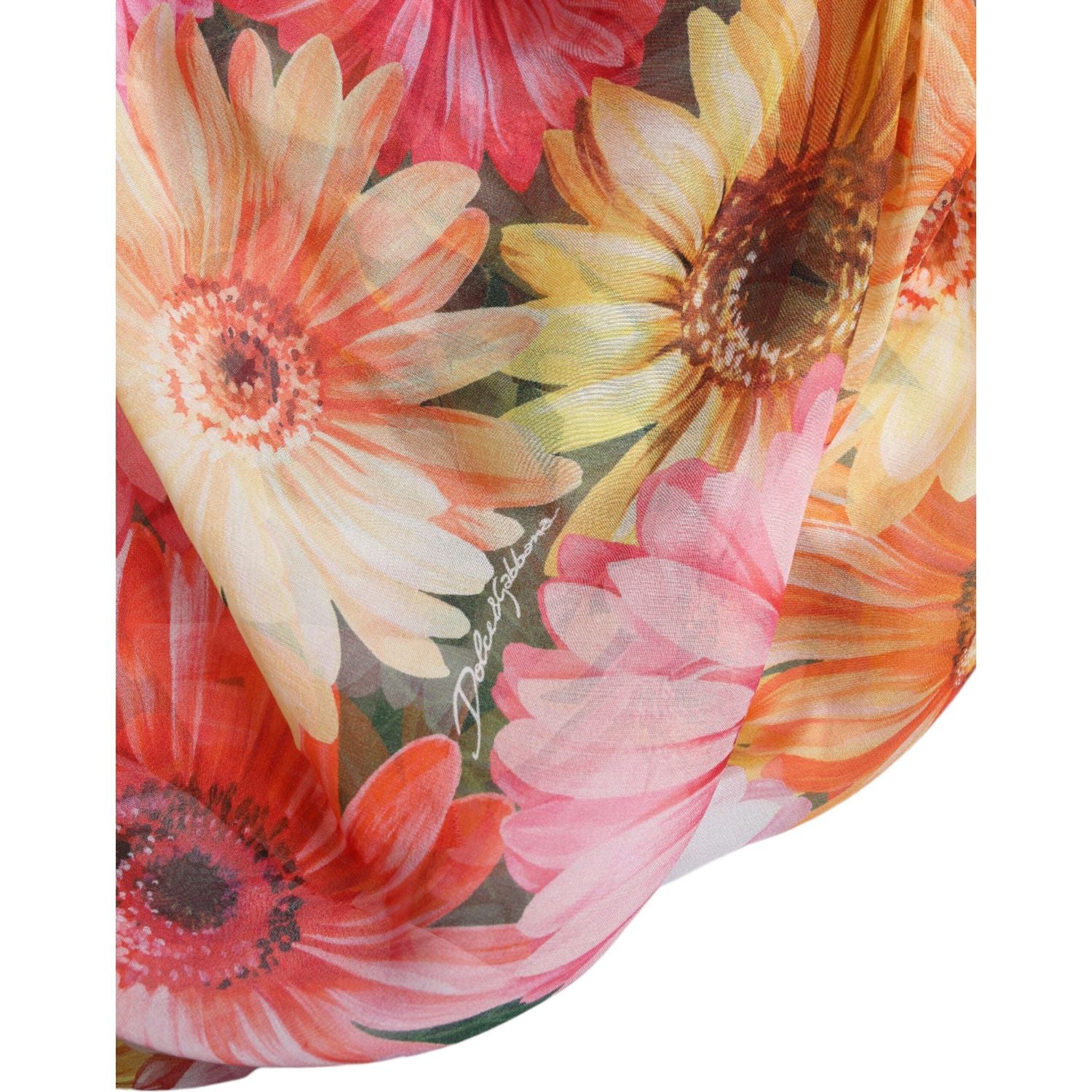 فستان حريري متوسط ​​الطول من دولتشي آند غابانا بطبعة زهور أنيقة مع رقبة على شكل حرف V