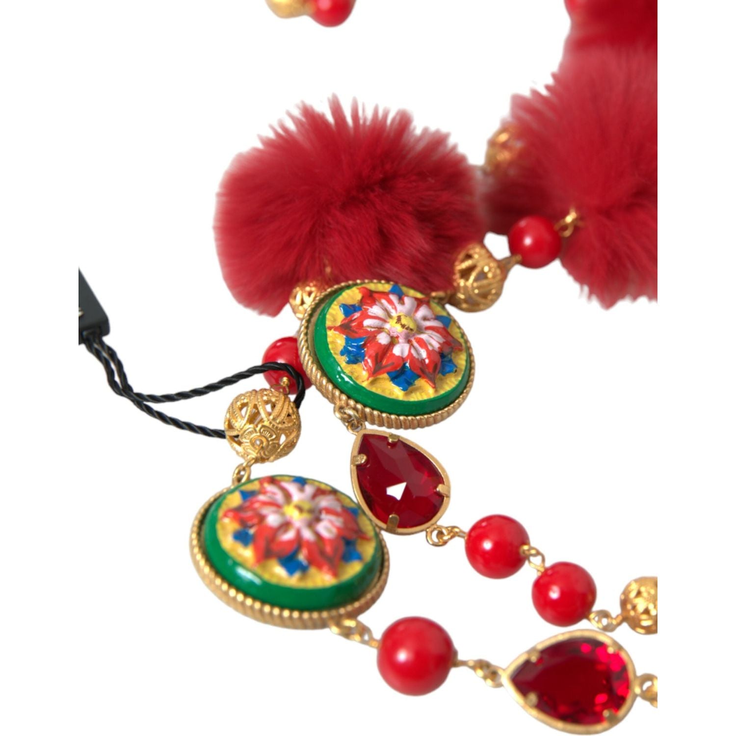 قلادة كاريتو من دولتشي آند غابانا مصنوعة من الذهب والنحاس ومزينة بالفرو الأحمر والكريستال