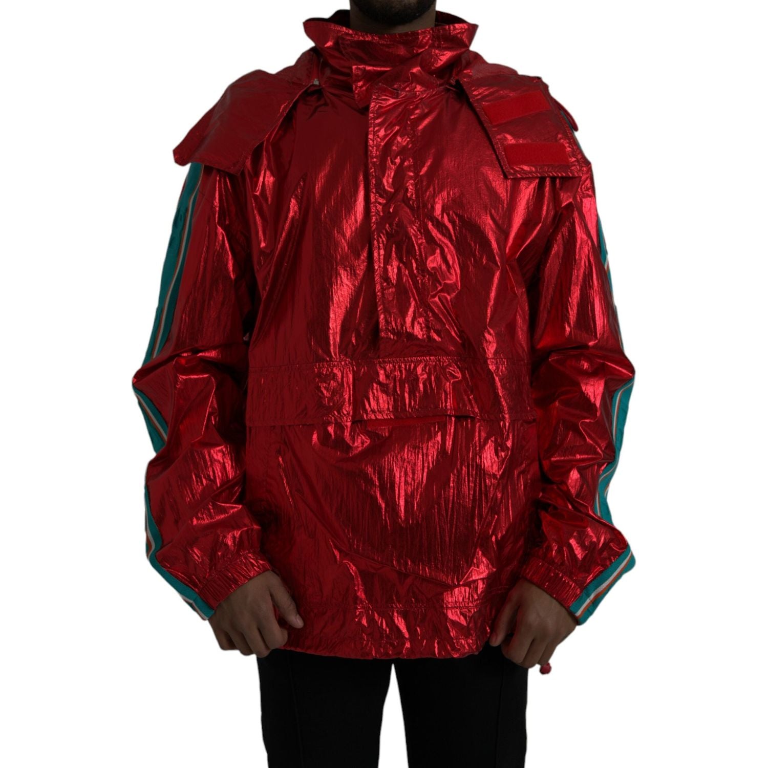 سترة سويت شيرت بغطاء رأس من النايلون باللون الأحمر من دولتشي آند غابانا