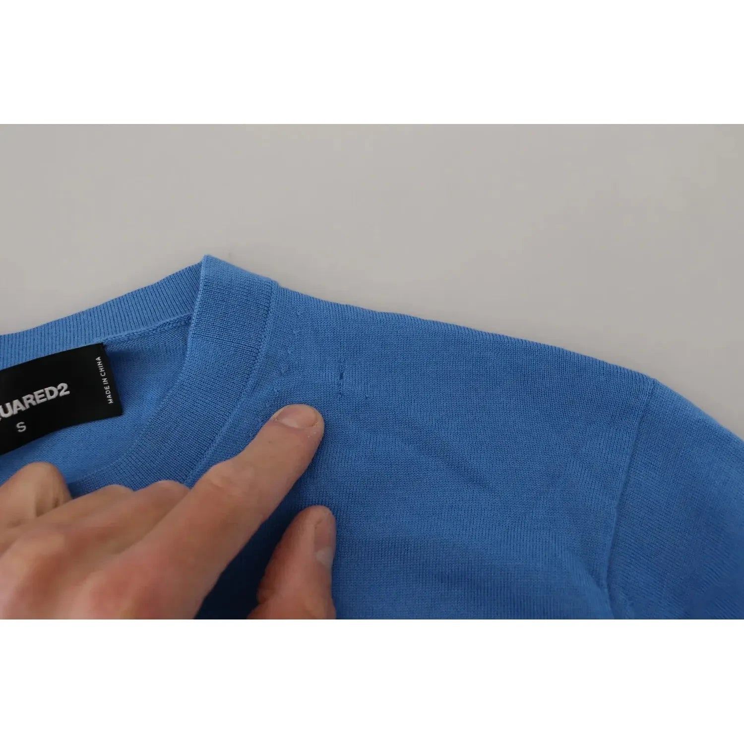 سترة صوفية زرقاء بأكمام طويلة وياقة دائرية من Dsquared²