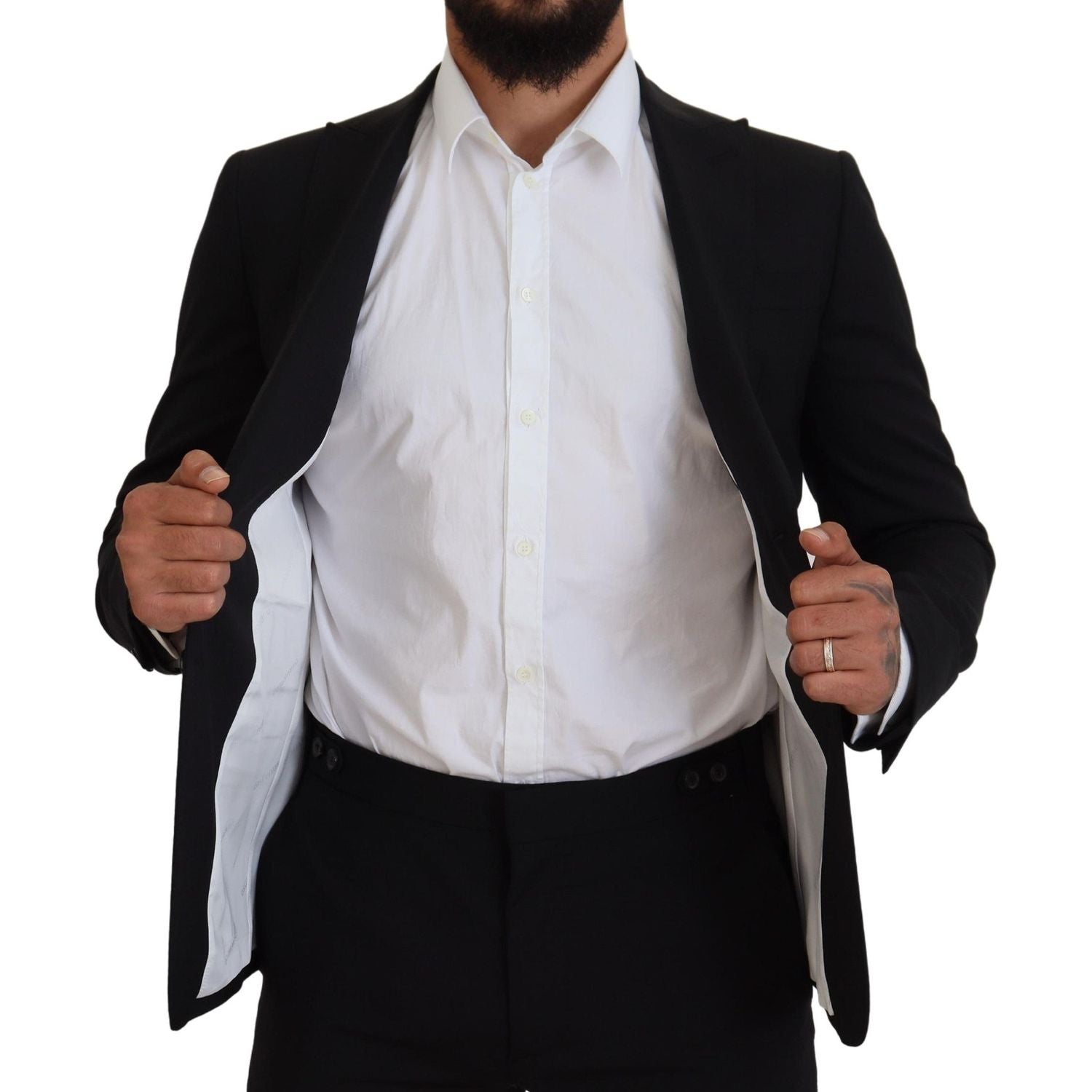 بدلة لندن من Dsquared² مكونة من قطعتين من الصوف الأسود بصدر واحد