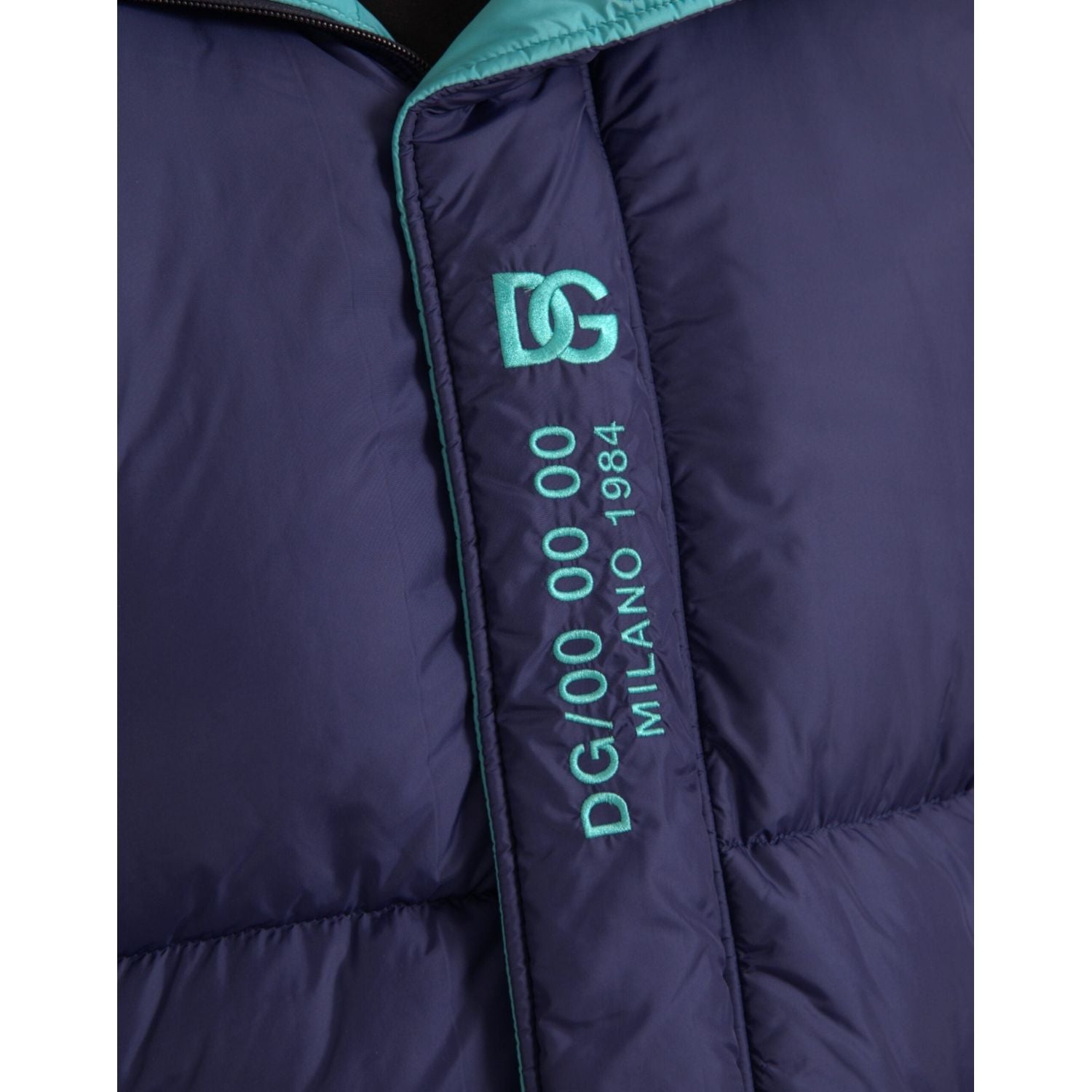 سترة مبطنة واقية من الرياح باللون الأزرق الداكن من دولتشي آند غابانا