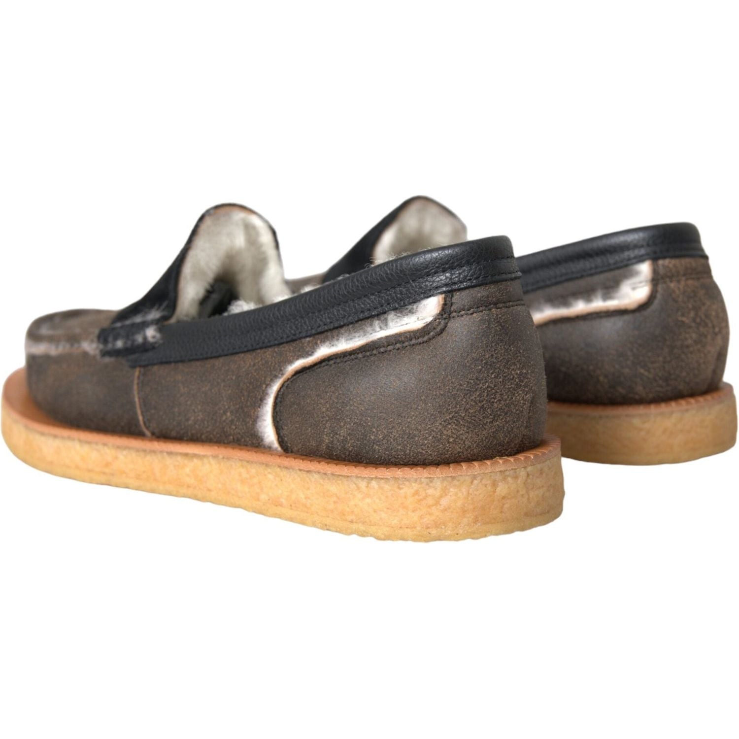 حذاء رجالي من دولتشي آند غابانا مصنوع من الجلد باللون البني والأسود