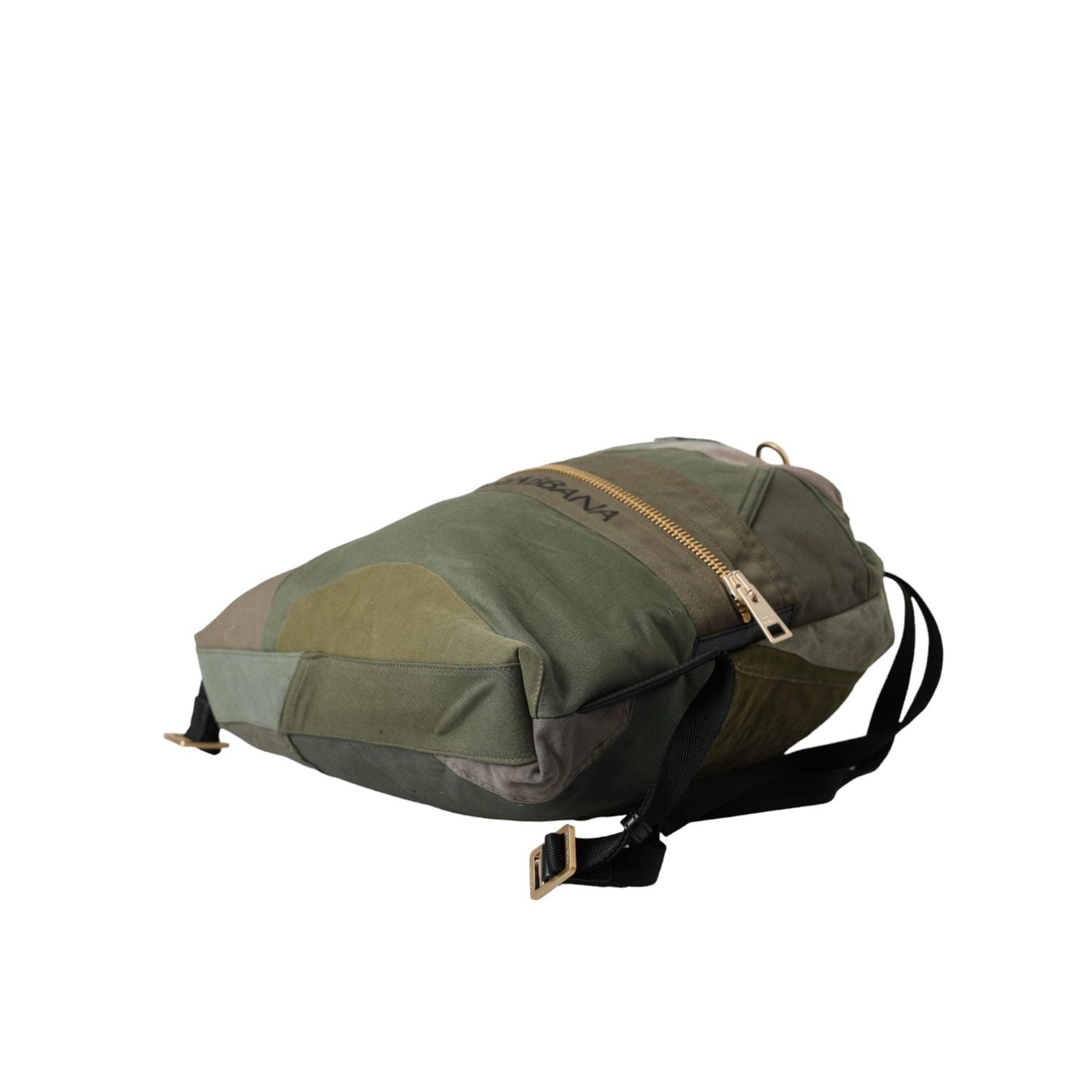 Front view with bag zipped and handles upright.