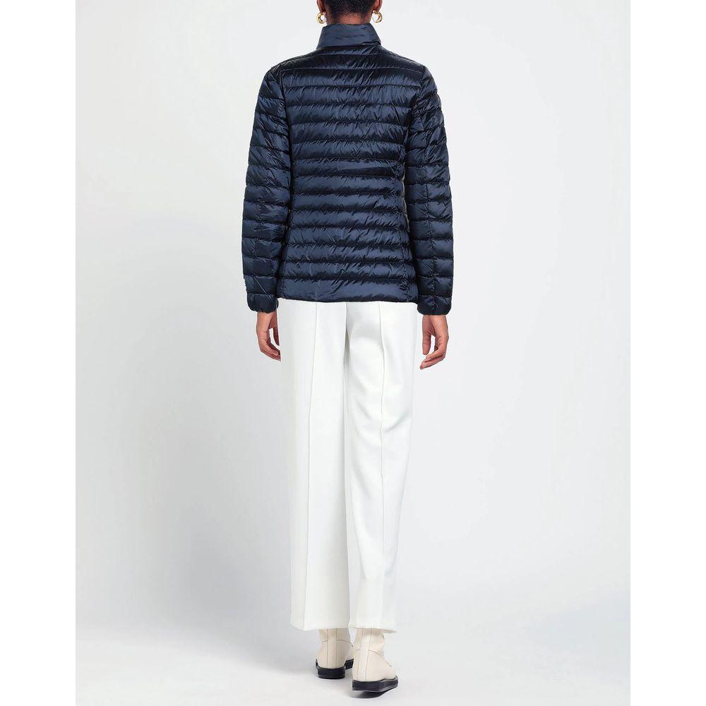 أضف سترات ومعاطف من البولي أميد باللون الأزرق