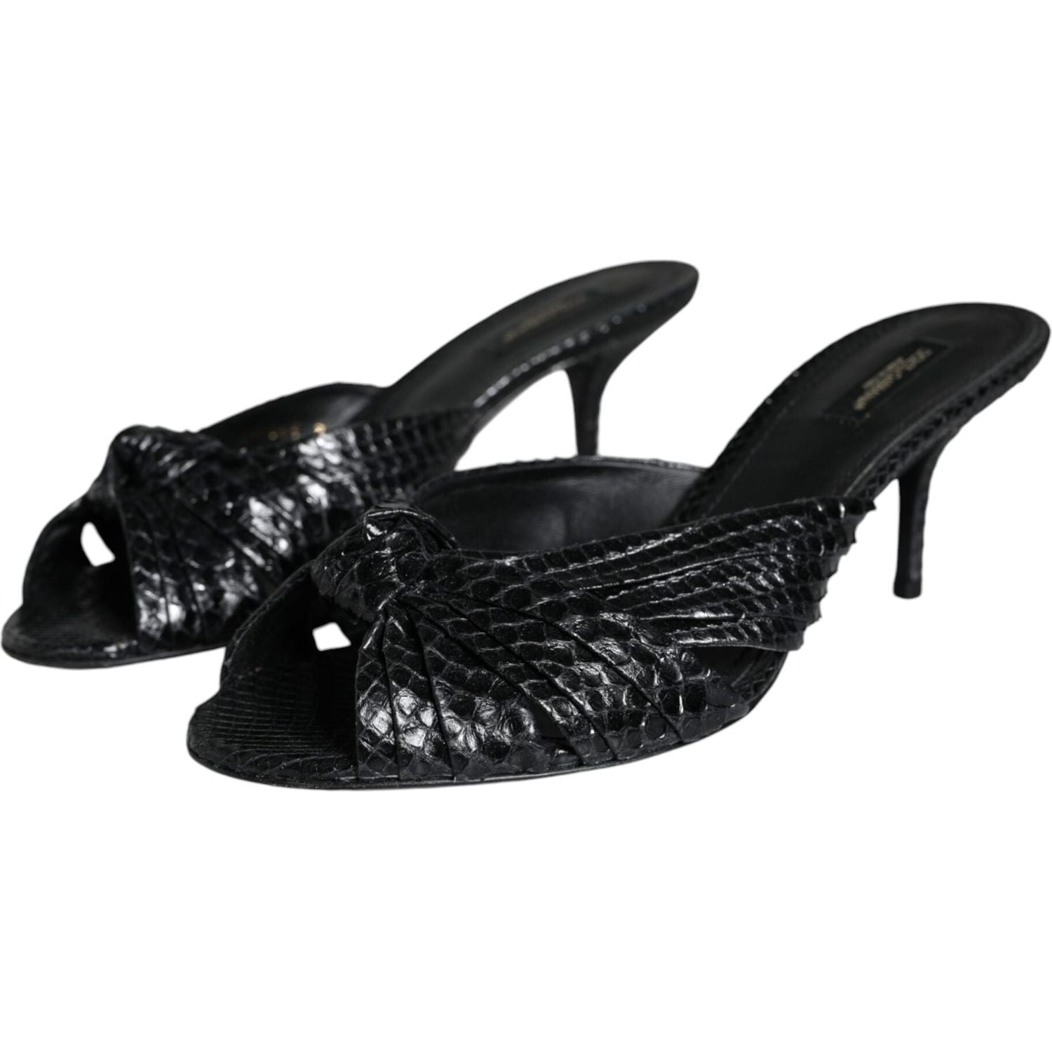 حذاء دولتشي آند غابانا بكعب عالٍ من الجلد الأسود