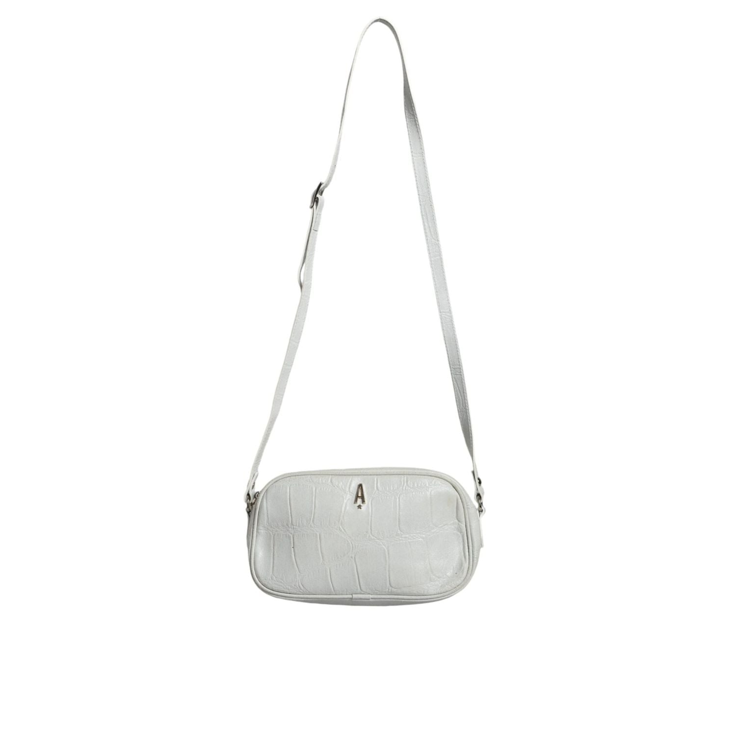 Front view with bag zipped and handles upright.