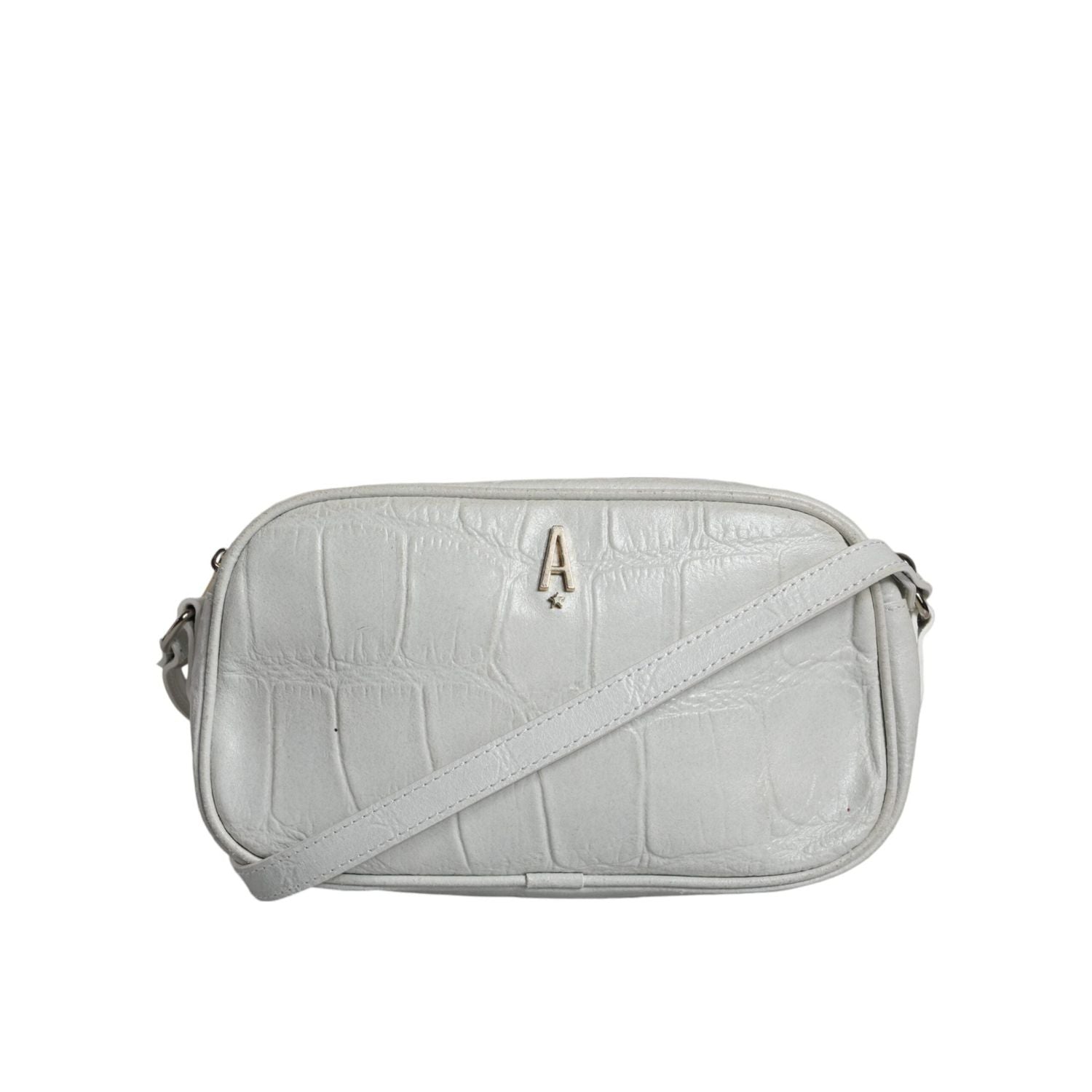Front view with bag zipped and handles upright.