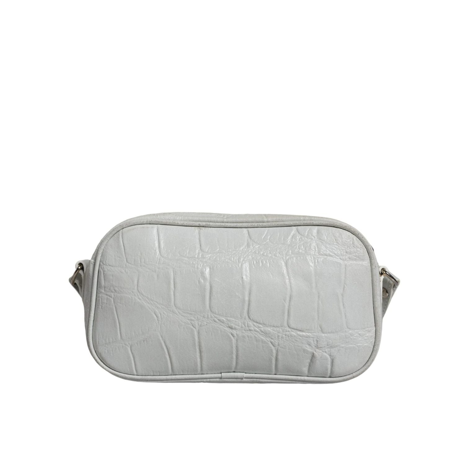 Front view with bag zipped and handles upright.