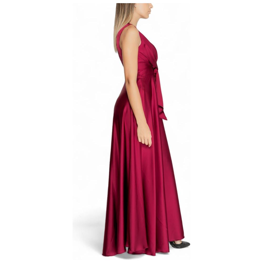 Side view of Rinascimento Bordeaux polyester dress, women's fall/winter collection, elegant maxi style with soft drape, 97% polyester.