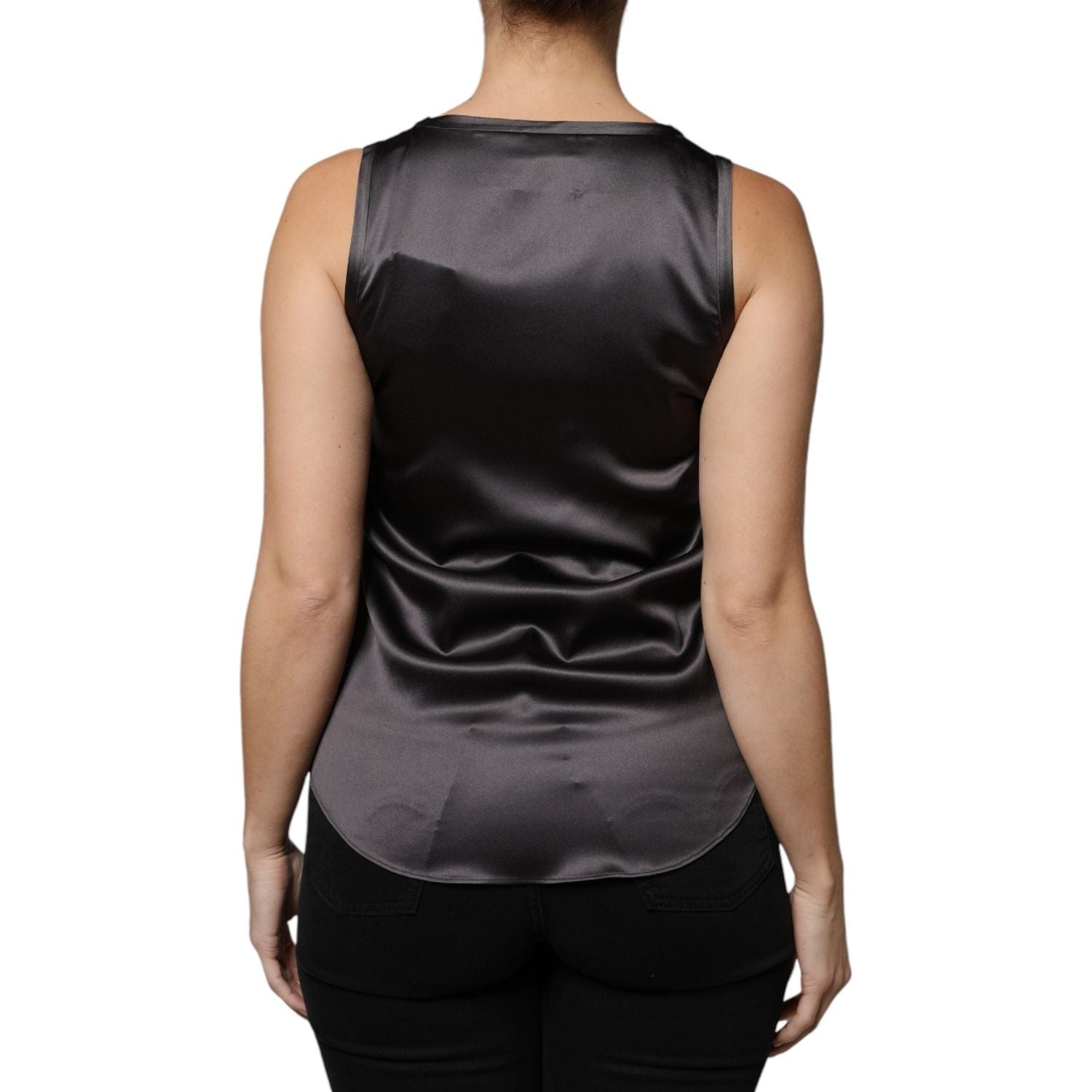Front view with bag zipped and handles upright.