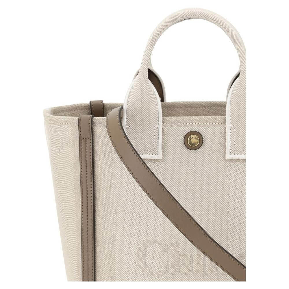 Front view with bag zipped and handles upright.