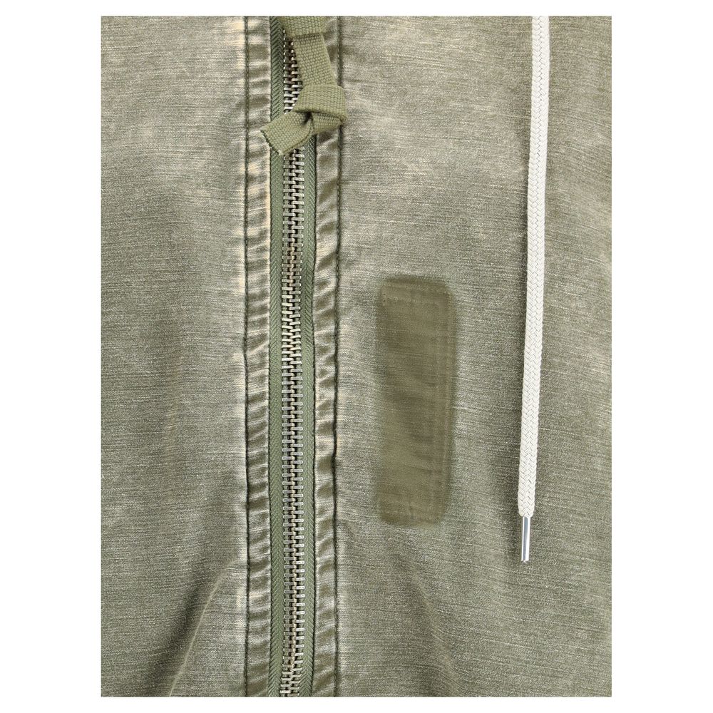 Front view with bag zipped and handles upright.