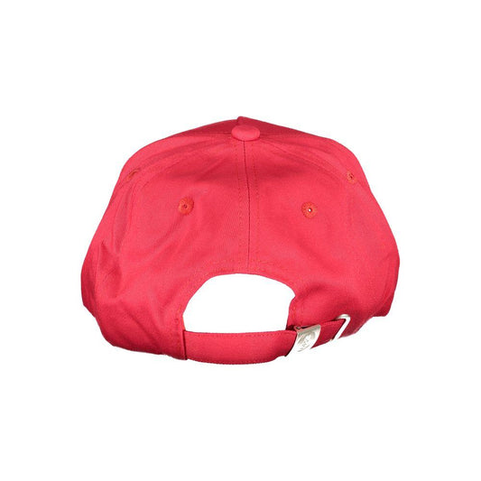 Back view of North Sails red cotton hat with adjustable strap, featuring a visor and logo printed on organic cotton.