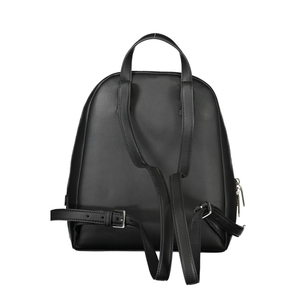 Front view with bag zipped and handles upright.