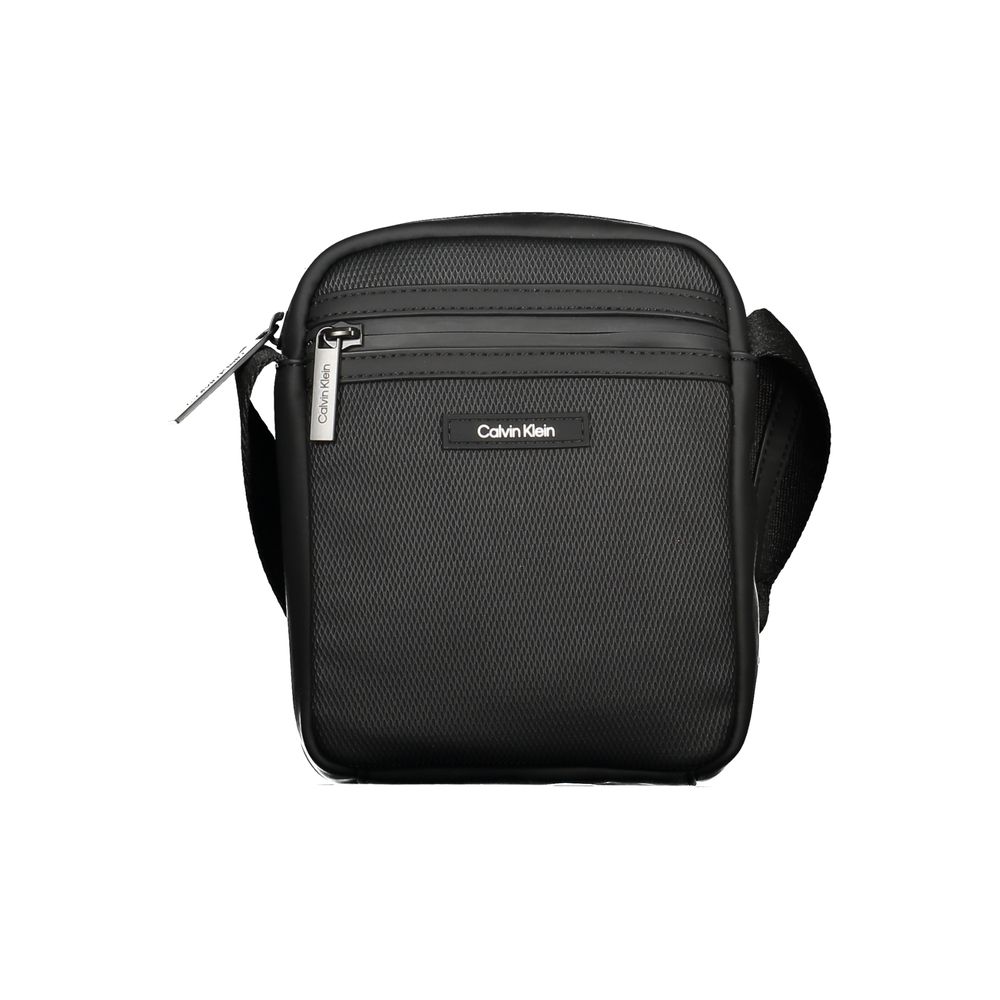 Front view with bag zipped and handles upright.