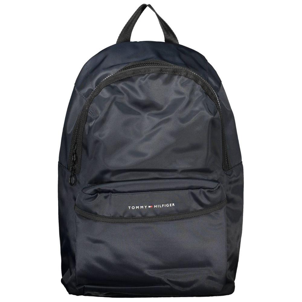Front view with bag zipped and handles upright.