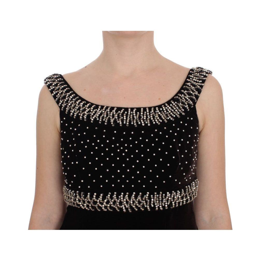 فستان دولتشي آند غابانا الأنيق المصنوع من المخمل البني والمزين بالكريستال