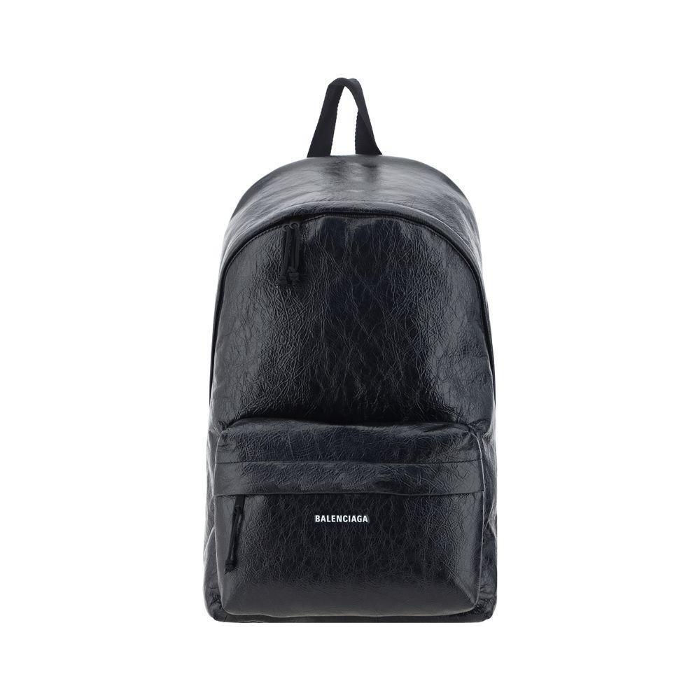 Front view with bag zipped and handles upright.