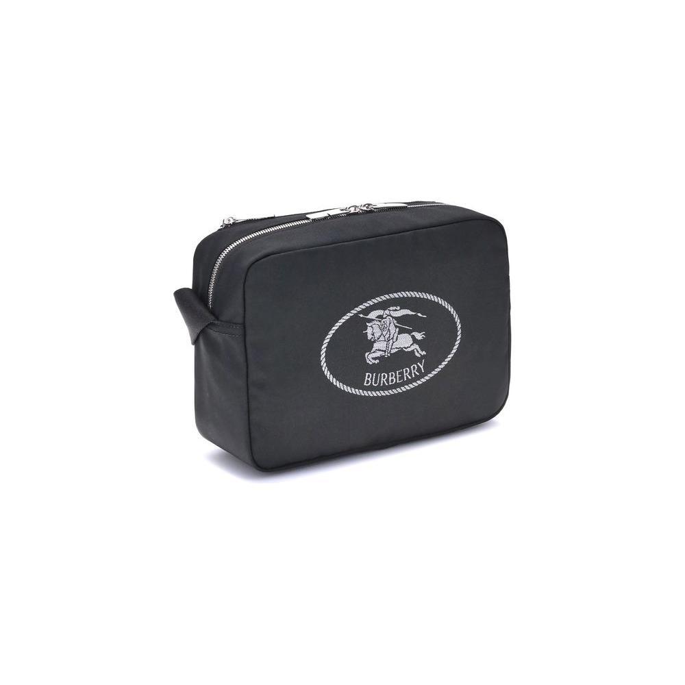 Front view with bag zipped and handles upright.