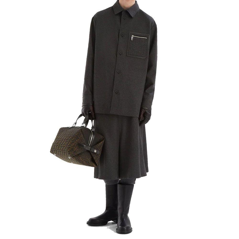 Front view with bag zipped and handles upright.