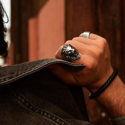 Man wearing AN JEWELS JEWELRY Mod. AA.ALION1-10 silver lion ring